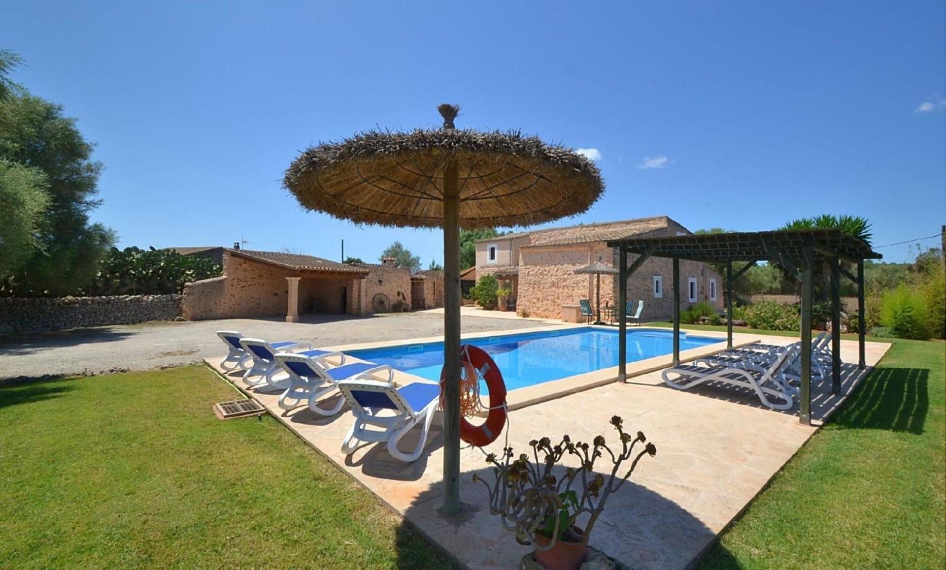 Wunderschoenes Im Landhausstil Mit Pool Am Ortsrand Von Ferienhaus Felanitx