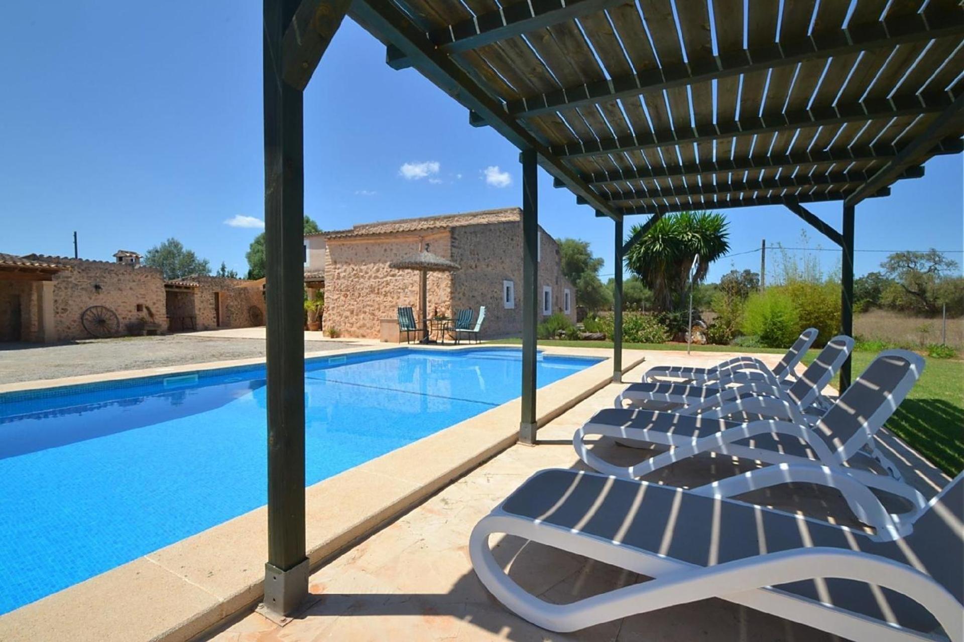 Wunderschoenes Im Landhausstil Mit Pool Am Ortsrand Von * Felanitx