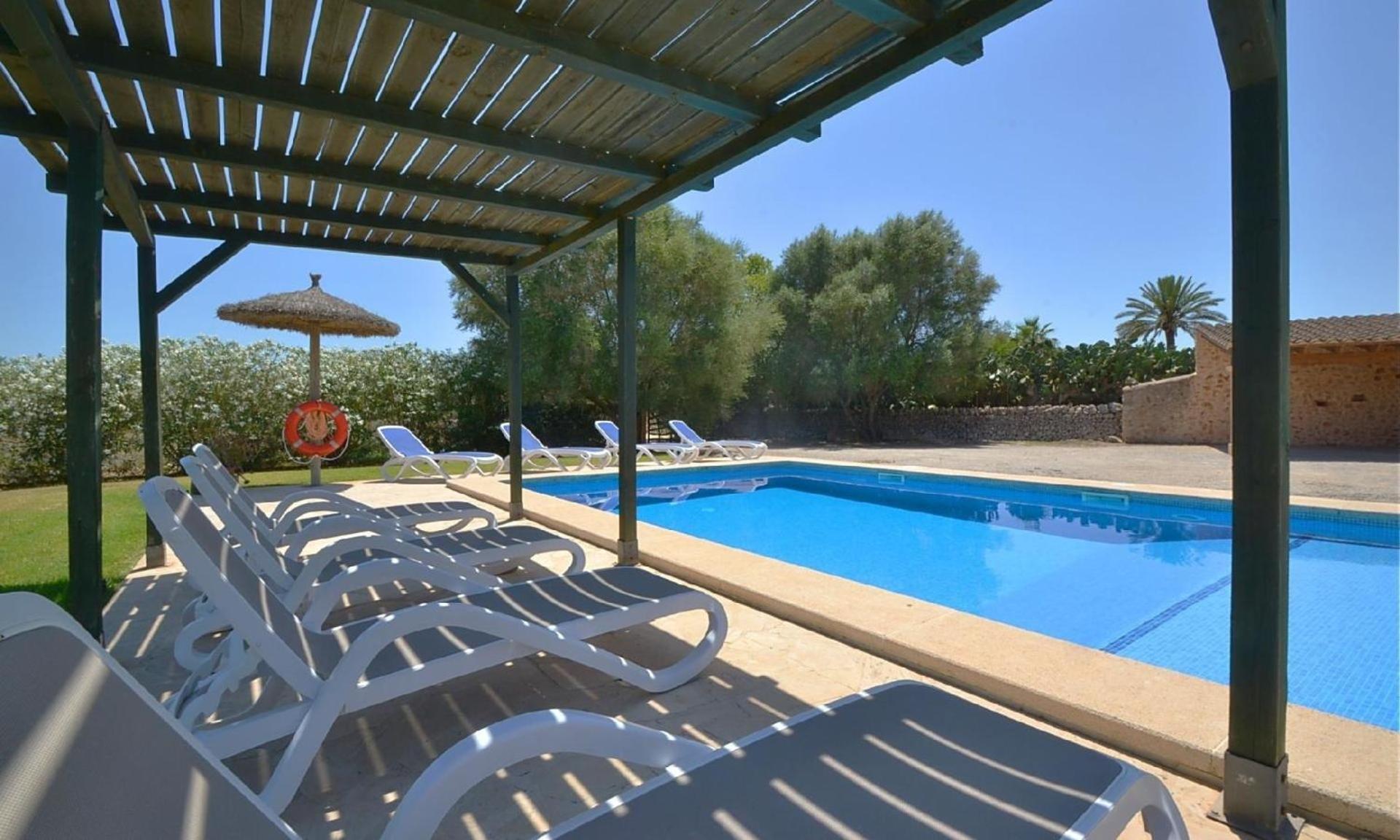Wunderschoenes Im Landhausstil Mit Pool Am Ortsrand Von Ferienhaus Felanitx