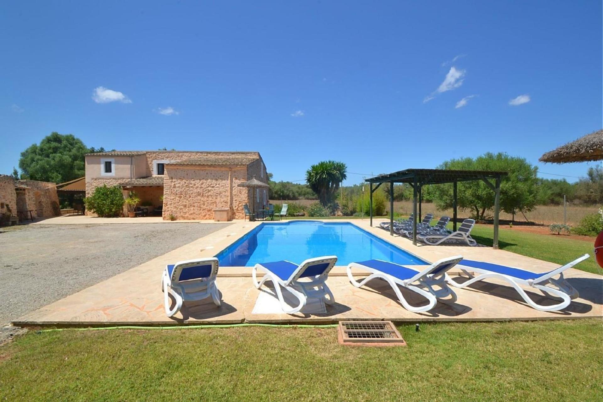 Ferienhaus Wunderschoenes Im Landhausstil Mit Pool Am Ortsrand Von Felanitx