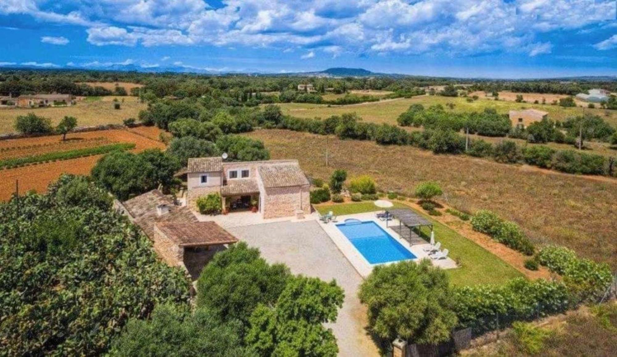 Wunderschoenes Im Landhausstil Mit Pool Am Ortsrand Von Felanitx